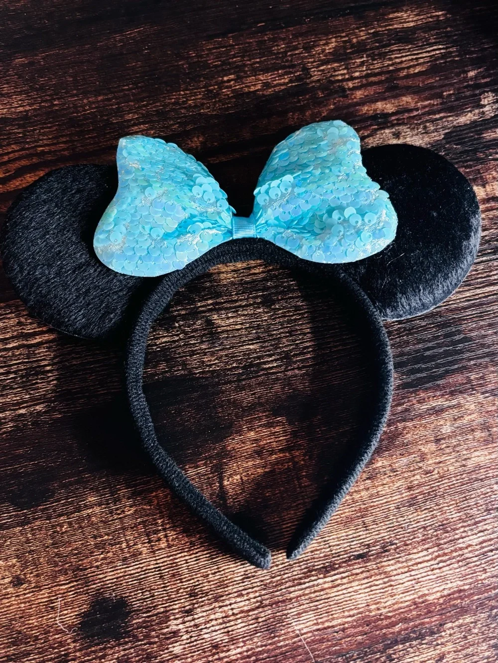 Disney Black Minnie Mouse Ears Headband with Aqua‎ Sequin Bow